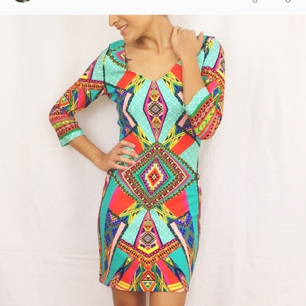 geometrical dress with quarter sleeves